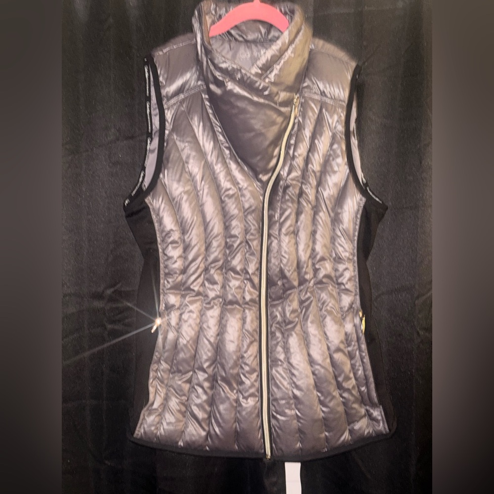 Calvin Klein Performance women's puffer vests - Size M